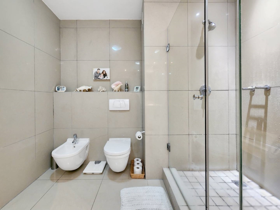 3 Bedroom Property for Sale in Mouille Point Western Cape